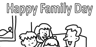 Zadowolona rodzina czyta książkę